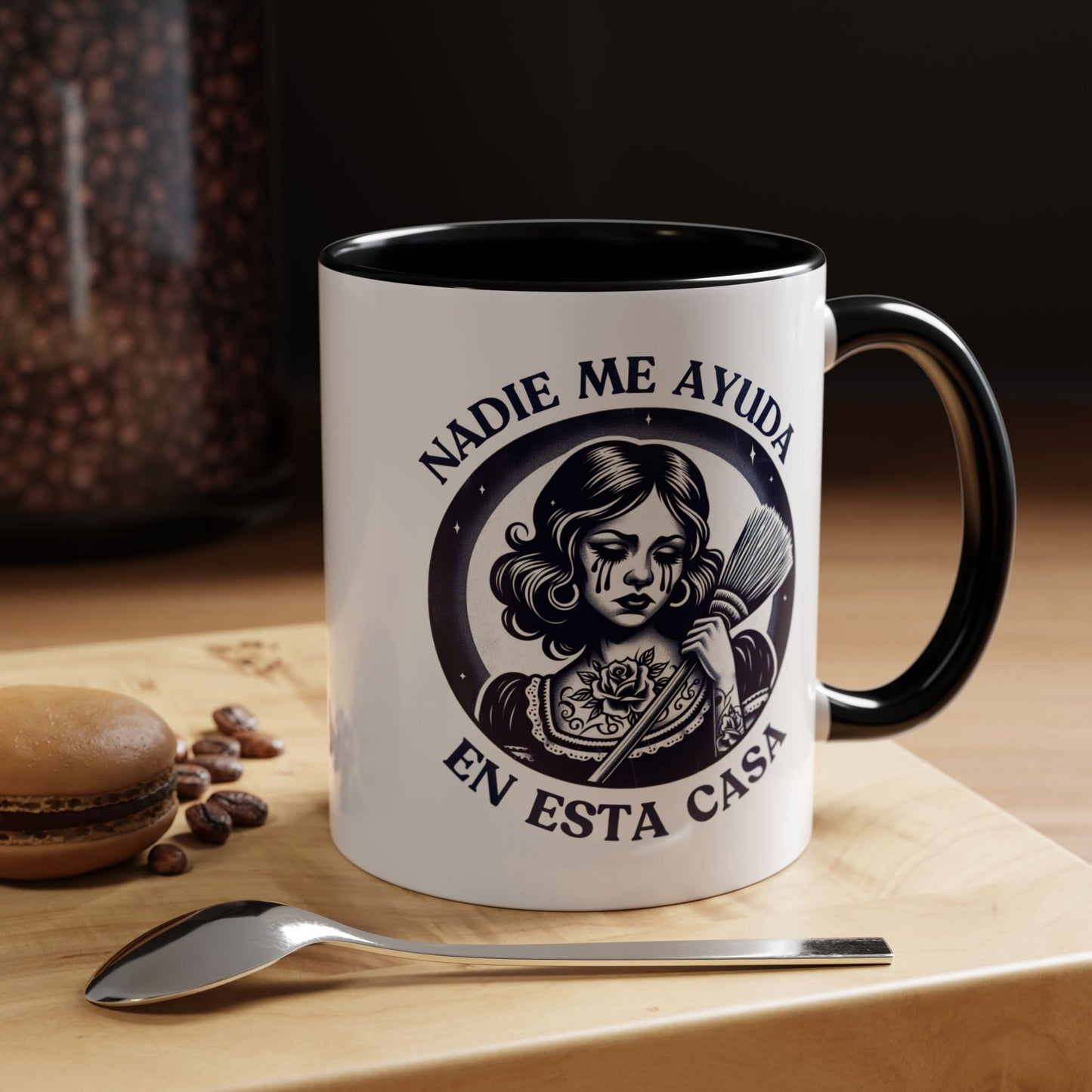 Funny Latina Mom - Nadie Me Ayuda En Esta Casa Spanish Mug - 11oz Ceramic Coffee - Funny Hispanic Saying Mug Spanish Gift for Mom and Sister