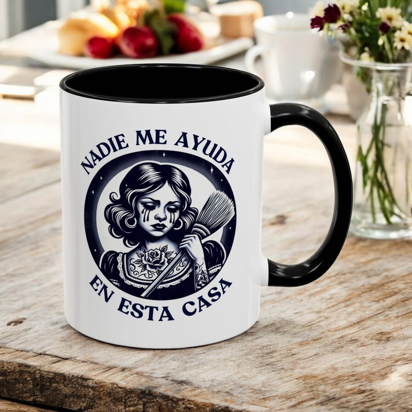 Funny Latina Mom - Nadie Me Ayuda En Esta Casa Spanish Mug - 11oz Ceramic Coffee - Funny Hispanic Saying Mug Spanish Gift for Mom and Sister