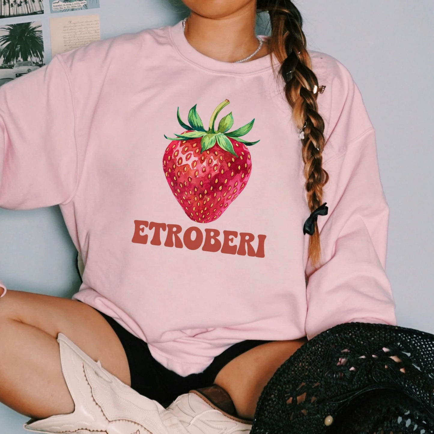 Funny Strawberry Sweatshirt - Boricua Etroberi Latina Funny Sweatshirt - Unisex Crewneck - Sarcastic Hispanic Gift - Puerto Rican Gift